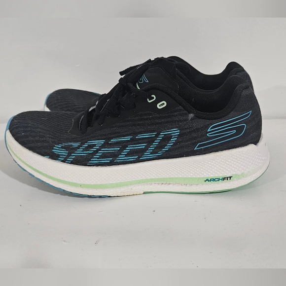 Skechers Women's GOrun Razor 4 with Arch Fit technology. - Picture 3 of 8